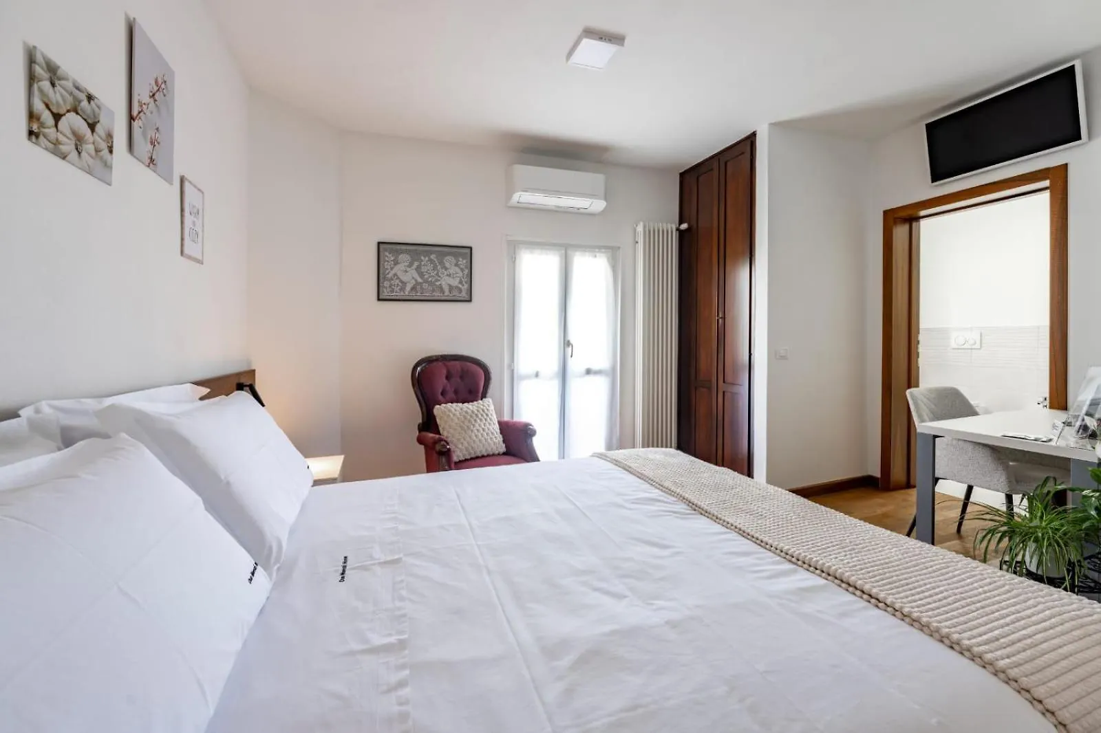 Gæstehus Due Maesta Home Reggio Emilia
