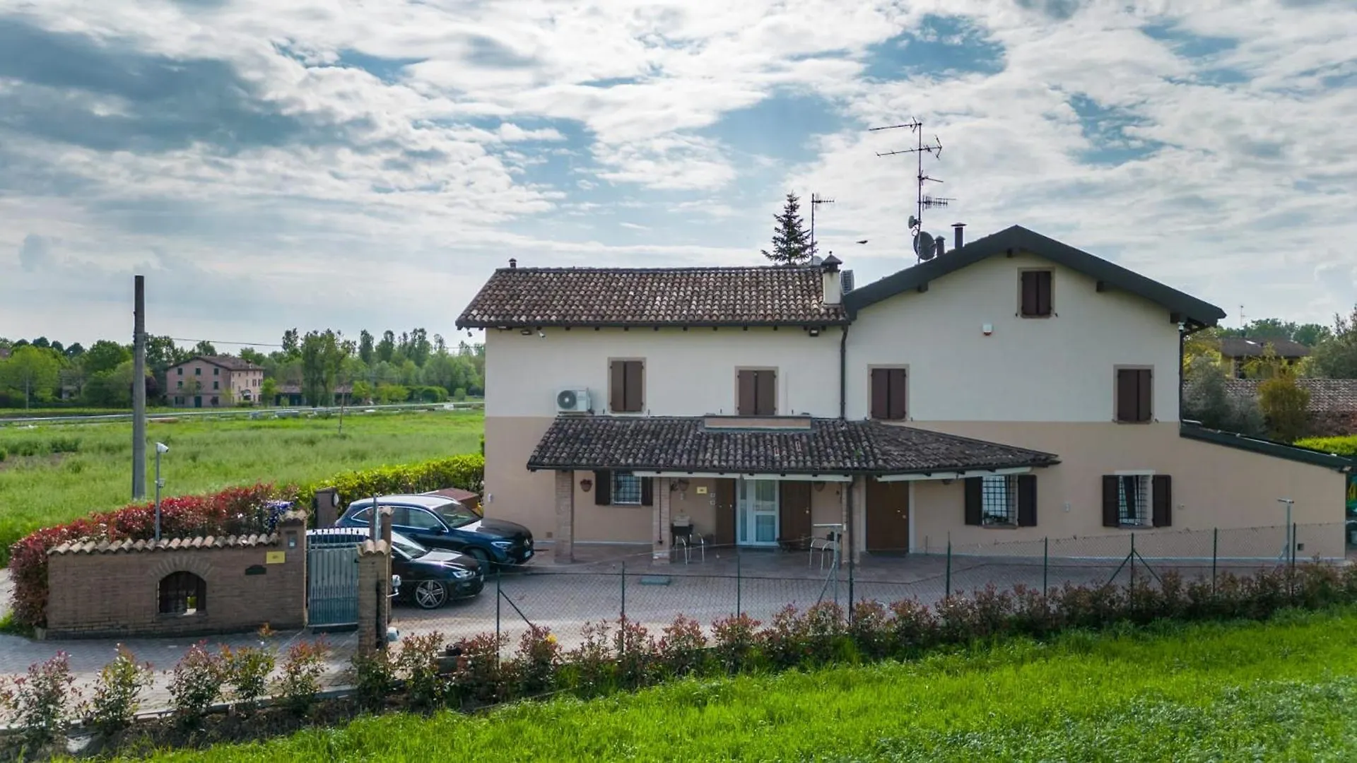 Gæstehus Due Maesta Home Reggio Emilia
